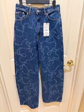 Zara Blue Straight-Leg Jeans with Subtle Abstract Pattern